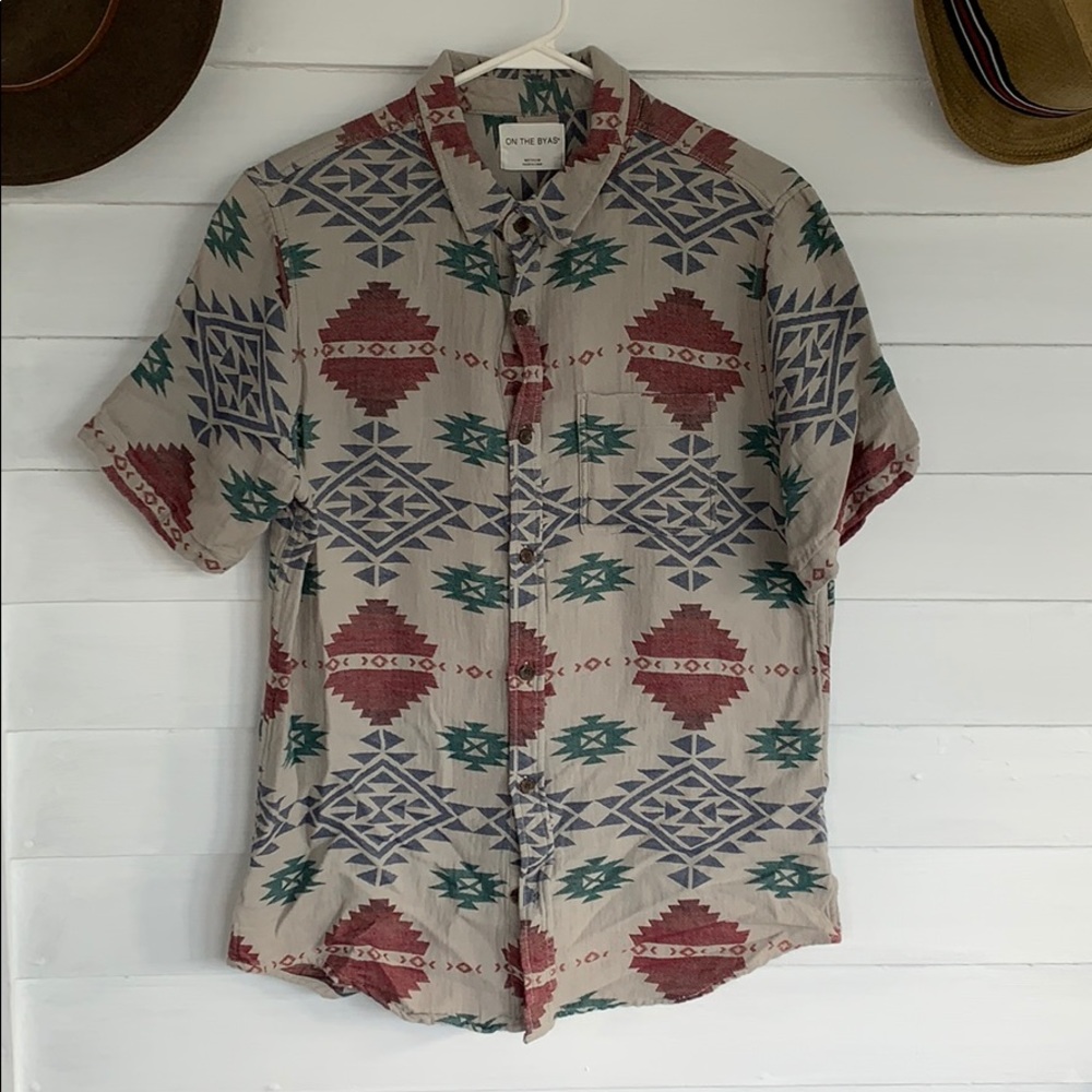Men’s southwestern print button up🌵